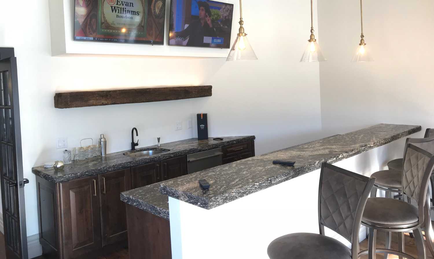 Bar with 4k TV Dual Displays